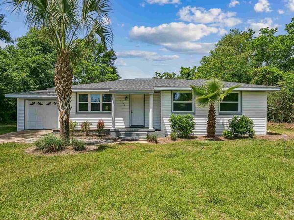 7245 Lockhart St, Pensacola, FL 32526