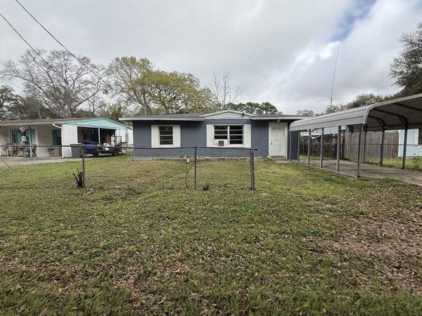 34 Randolph Dr, Pensacola, FL 32506