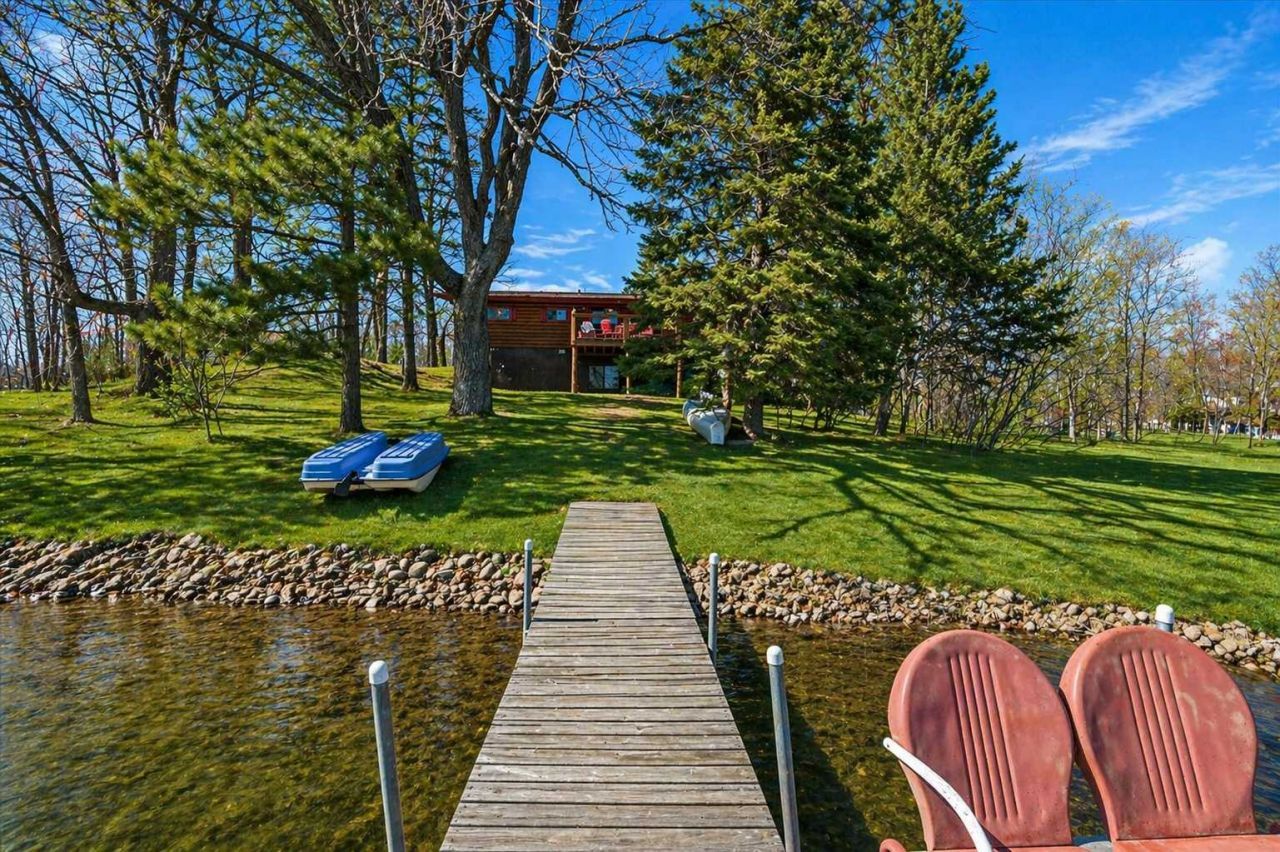 18986 Captive Lake Road , Garrison, MN 56450