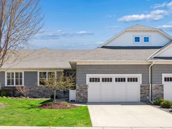 8652 Lake Riley Drive, Chanhassen, MN 55317