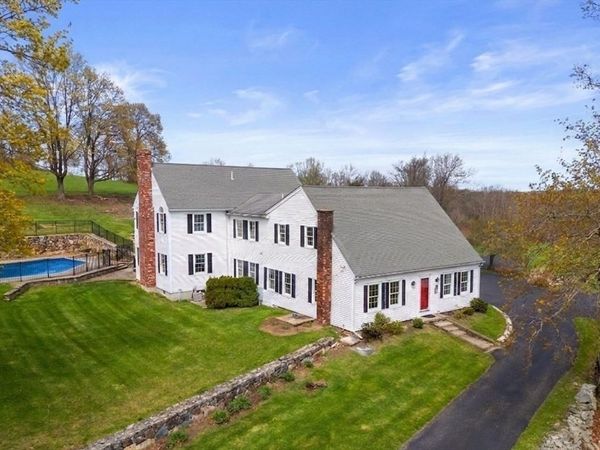 63 Uxbridge Rd, Sutton, MA 01590