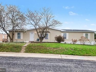 11 HEATHER DRIVE, CARLISLE, PA 17013