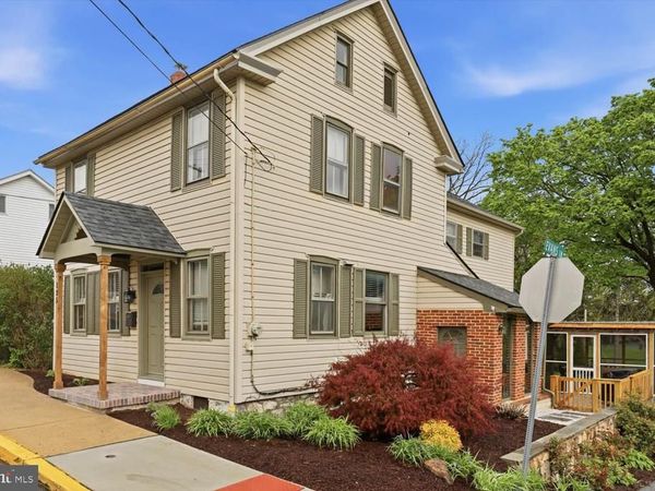 135 S CEDAR STREET, LITITZ, PA 17543