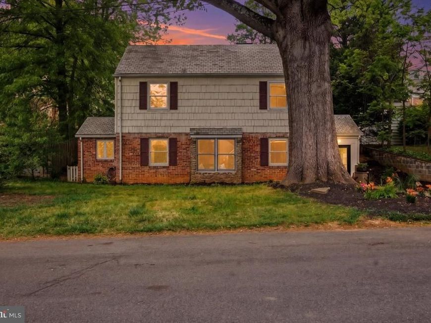 1613 N Springwood Drive N, Silver Spring, MD 20910 Main Photo