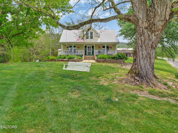 9988 Upper East Valley Rd, Pikeville, TN 37367