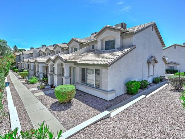 4805 E KACHINA Trail, Unit 10, Phoenix, AZ 85044