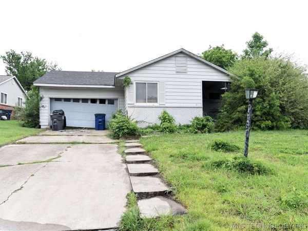 5807 E 22nd Place S, Tulsa, OK 74114