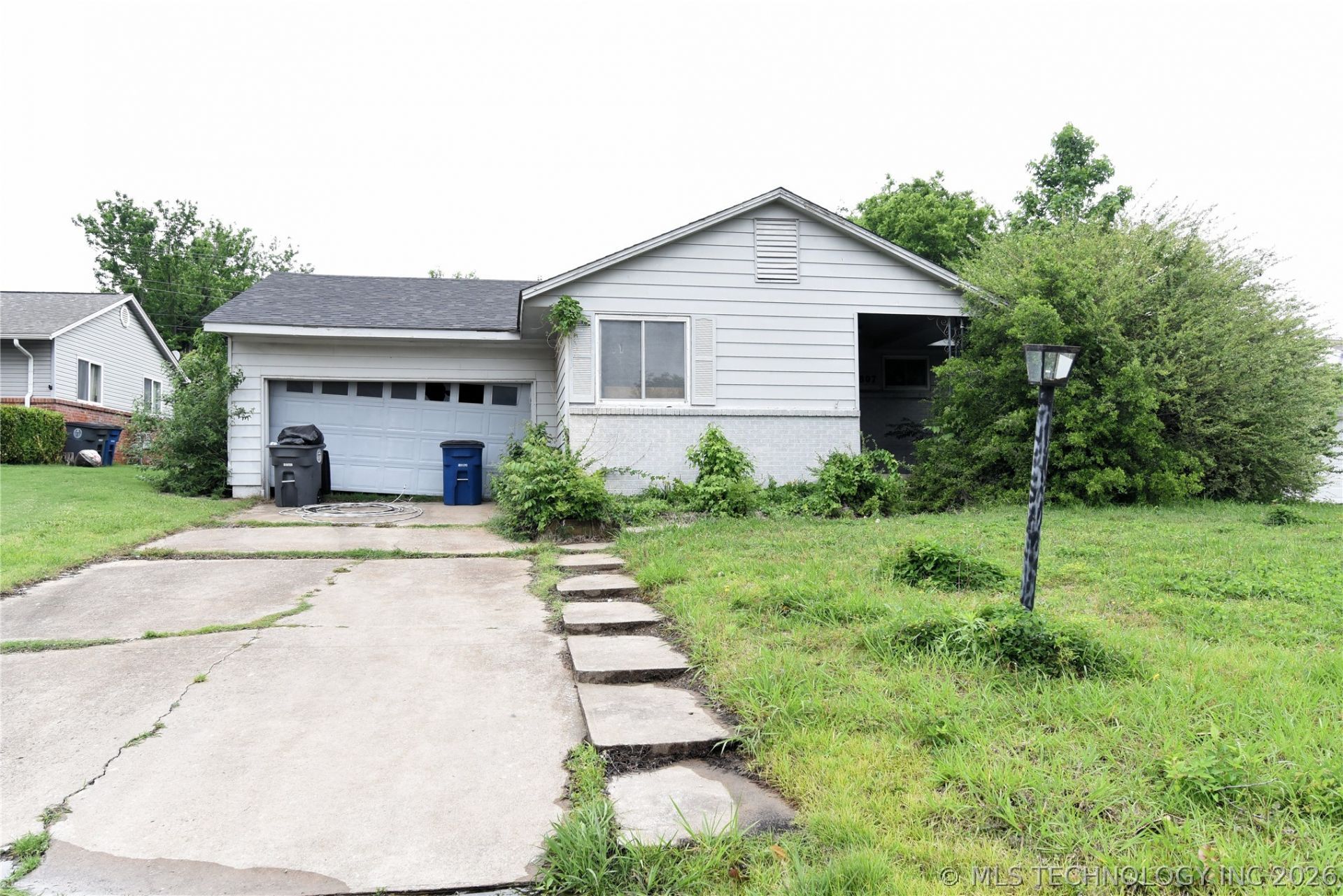 5807 E 22nd Place S, Tulsa, OK 74114 Main Photo