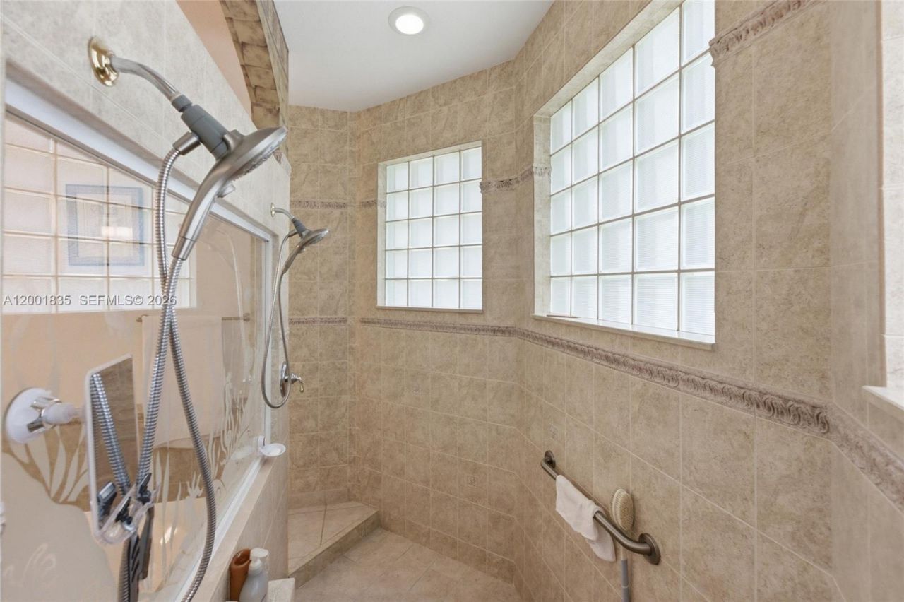 6113 NW 53rd Cir, Coral Springs, FL 33067 Photo