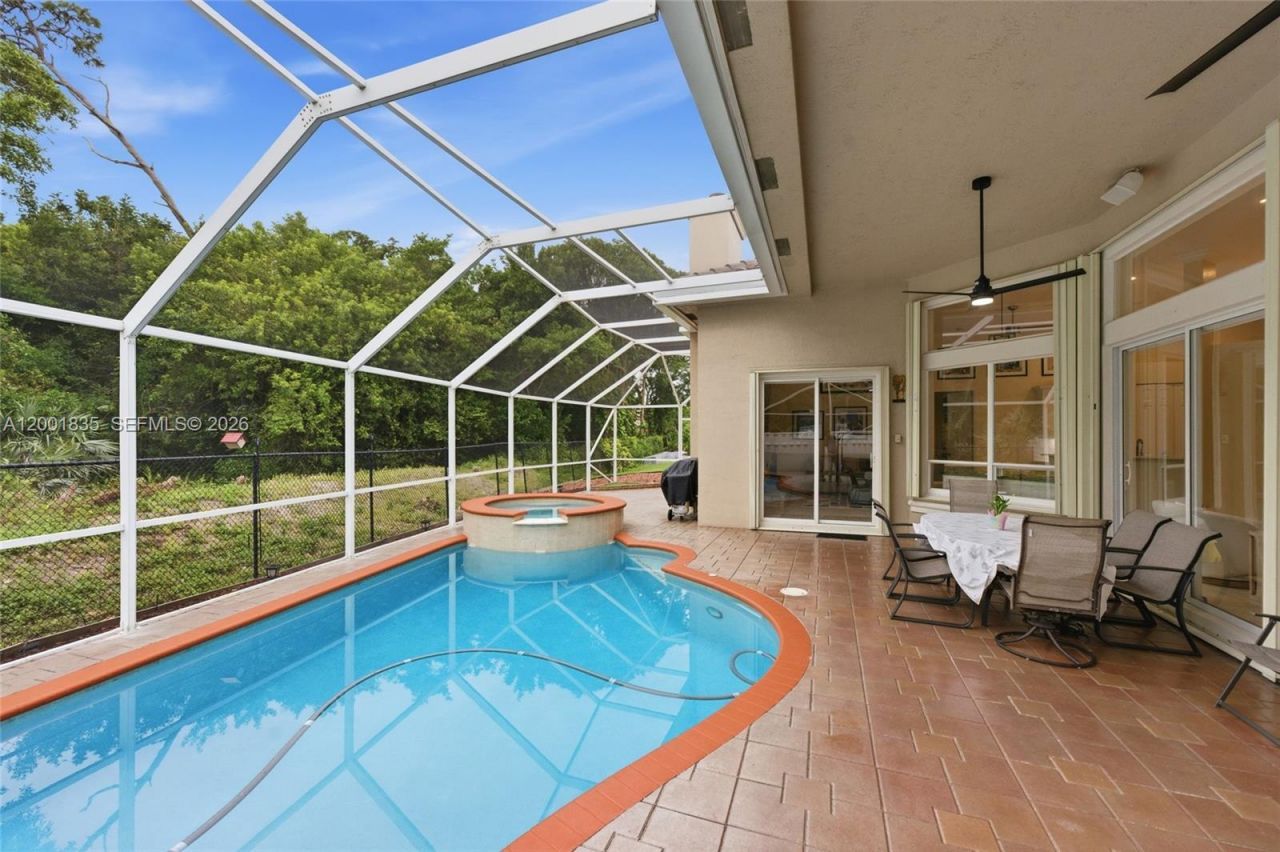 6113 NW 53rd Cir, Coral Springs, FL 33067 Photo