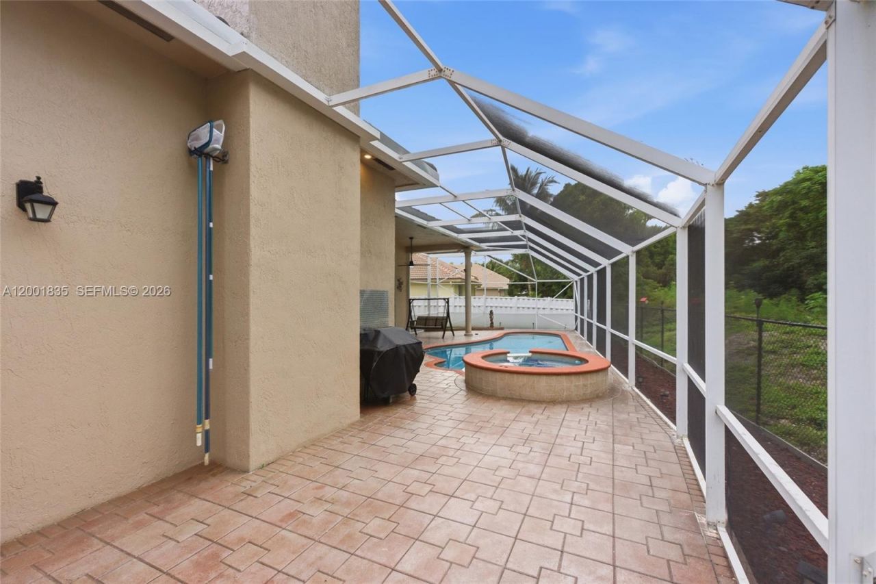 6113 NW 53rd Cir, Coral Springs, FL 33067 Photo