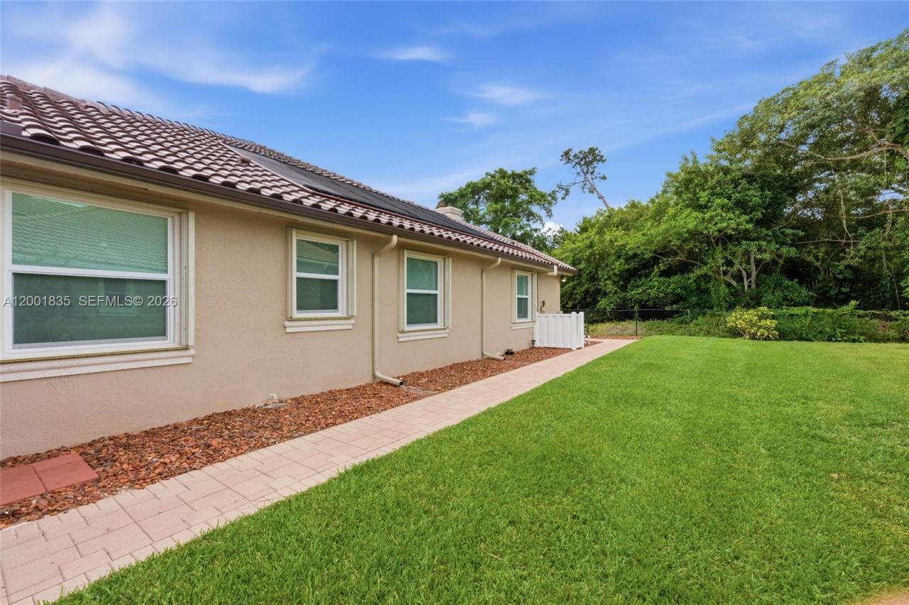 6113 NW 53rd Cir, Coral Springs, FL 33067 Photo