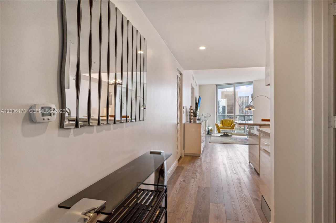 185 SW 7th St, Unit 2105, Miami, FL 33130 Photo