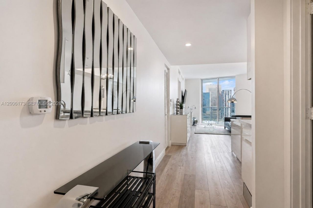 185 SW 7th St, Unit 2105, Miami, FL 33130 Photo