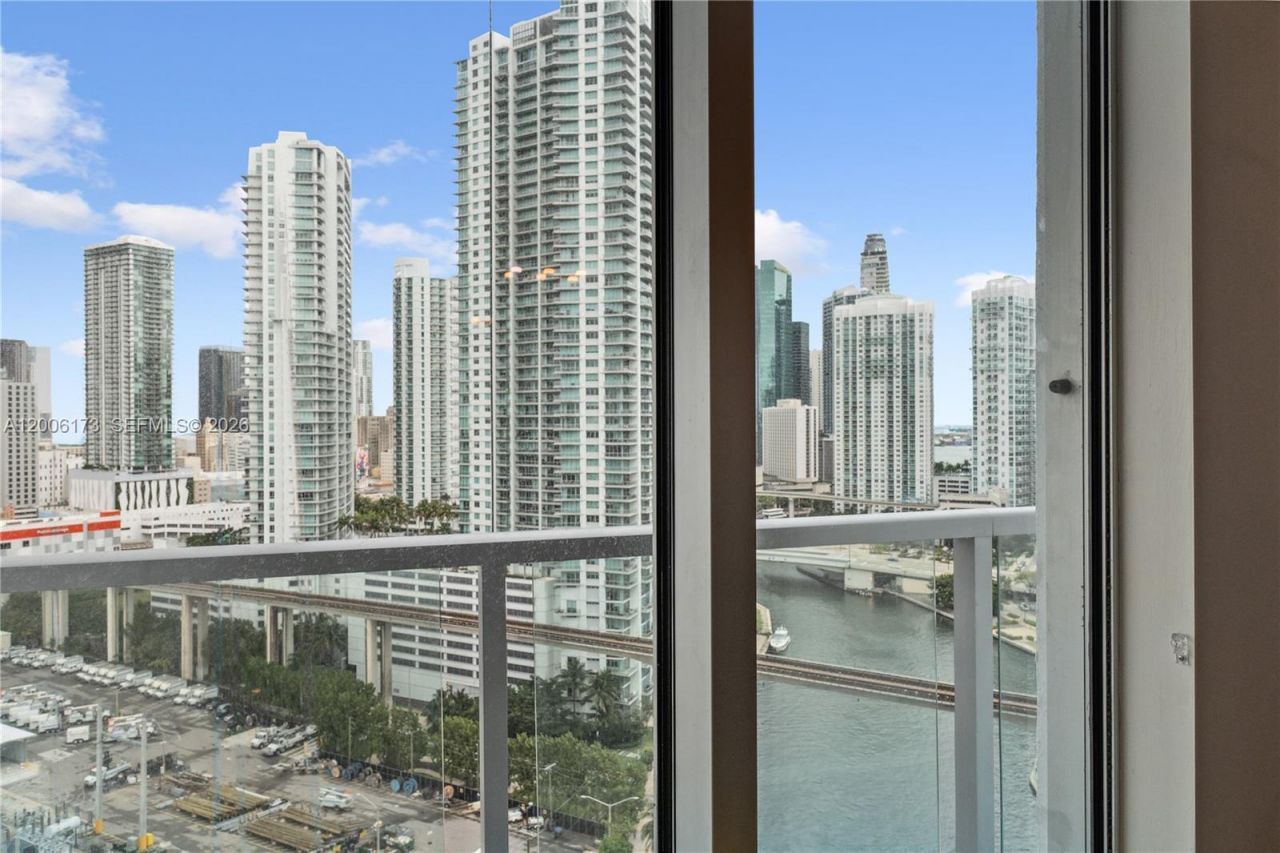 185 SW 7th St, Unit 2105, Miami, FL 33130 Photo
