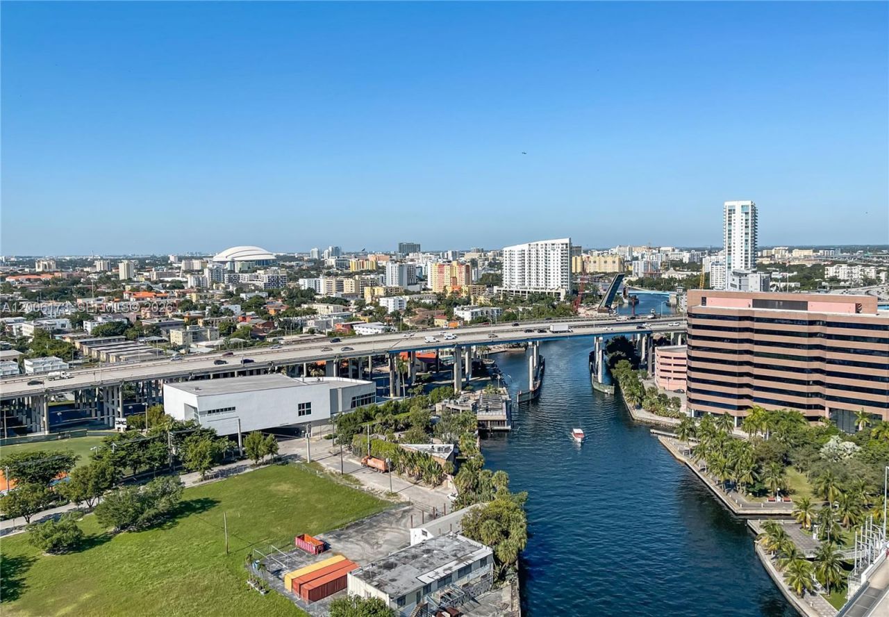 185 SW 7th St, Unit 2105, Miami, FL 33130 Photo