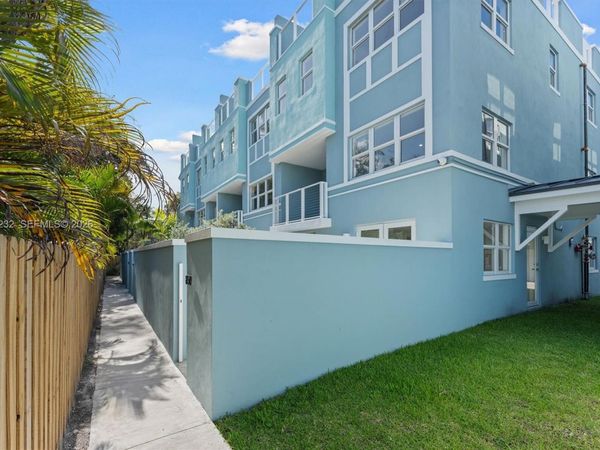 824 SE 12th Ct, Unit 850, Fort Lauderdale, FL 33316