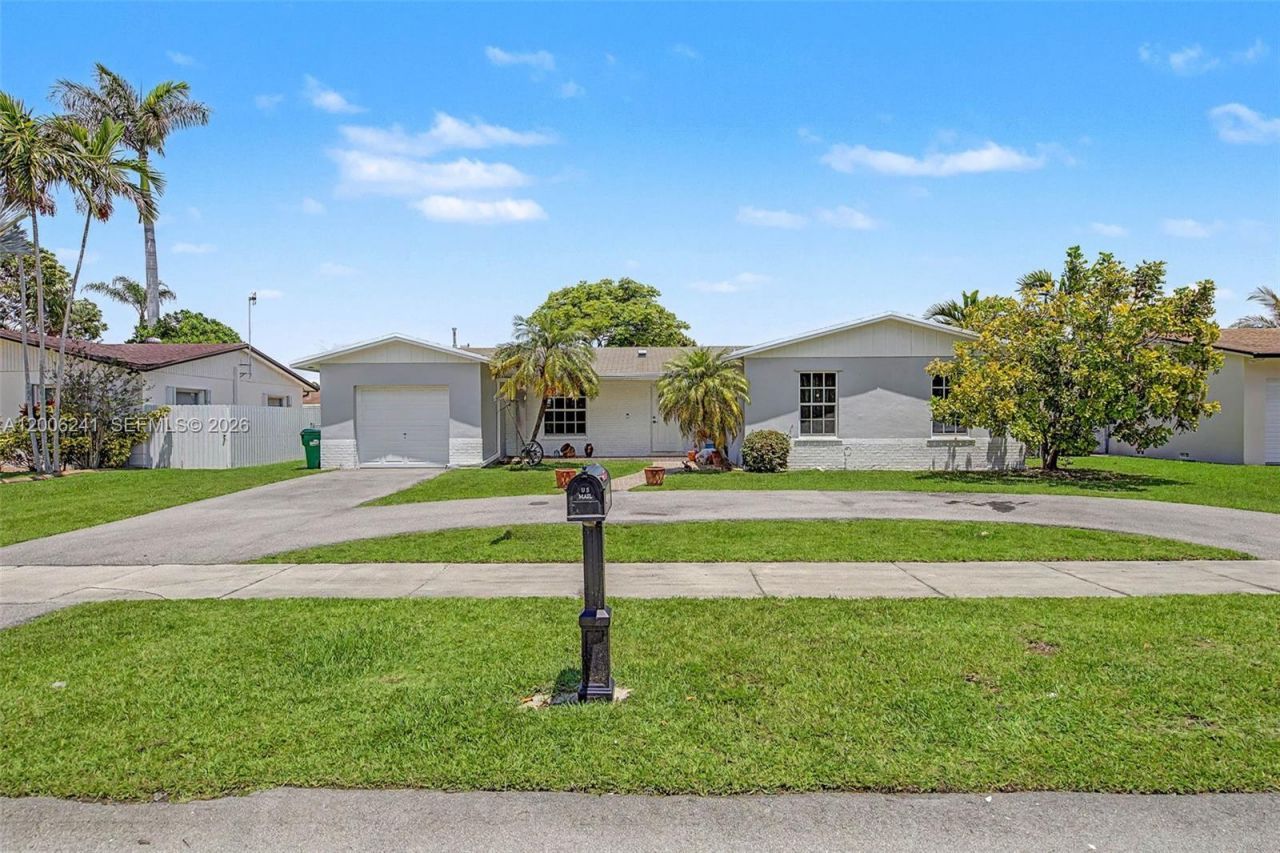 12001 SW 118th St, Miami, FL 33186 Photo