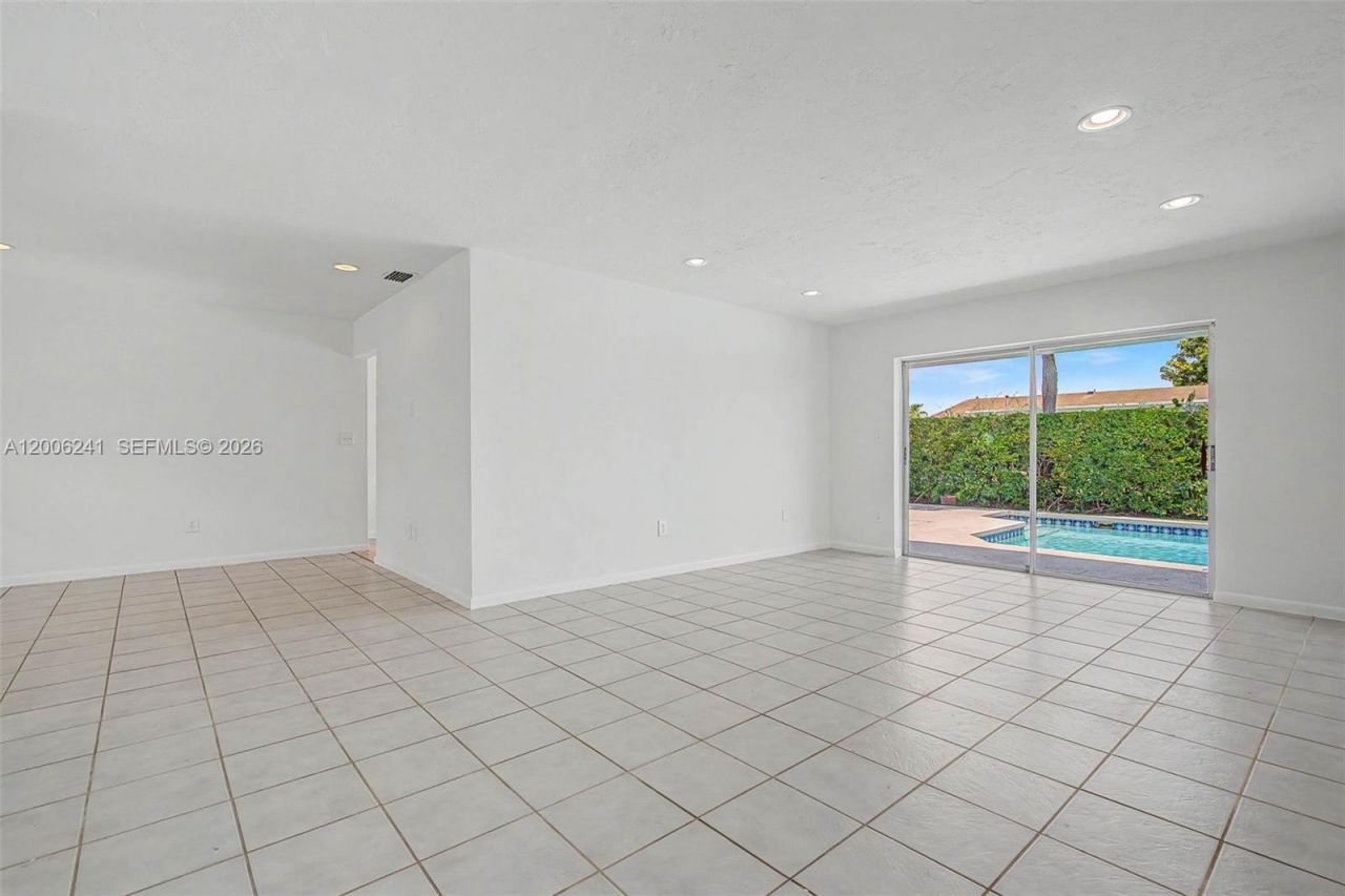 12001 SW 118th St, Miami, FL 33186 Photo