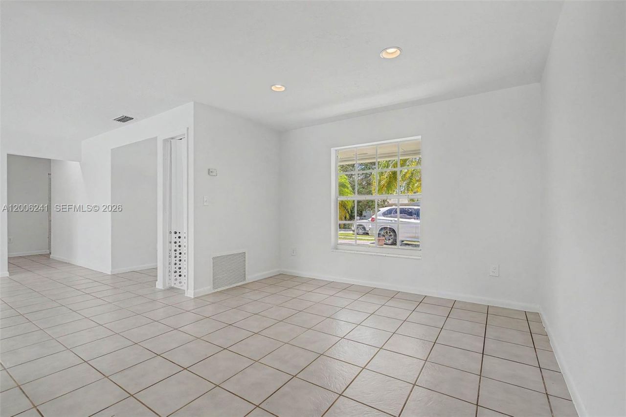 12001 SW 118th St, Miami, FL 33186 Photo