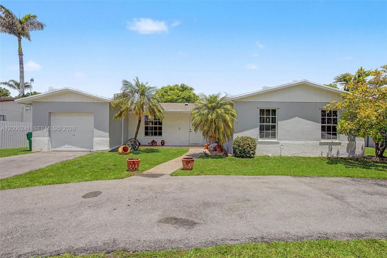 12001 SW 118th St, Miami, FL 33186 Photo