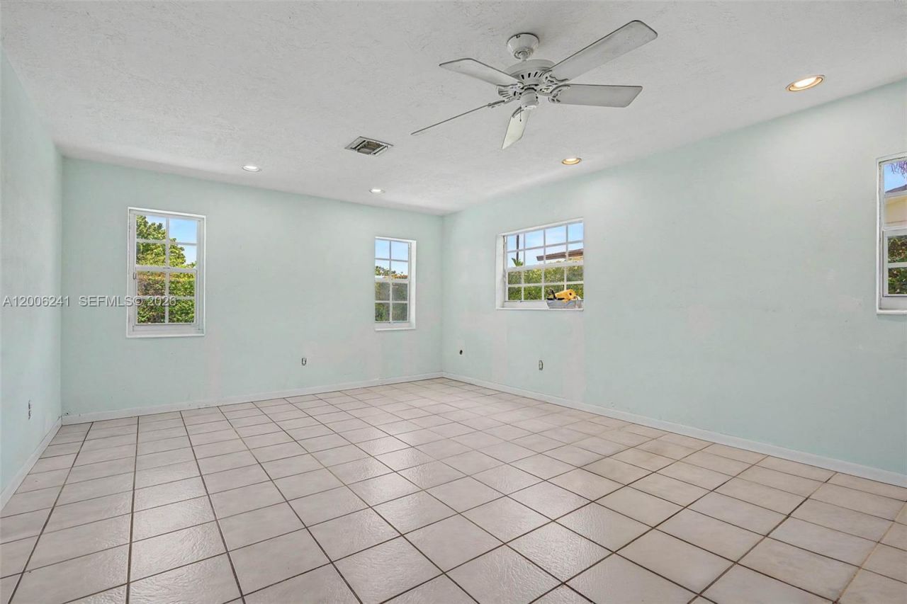 12001 SW 118th St, Miami, FL 33186 Photo