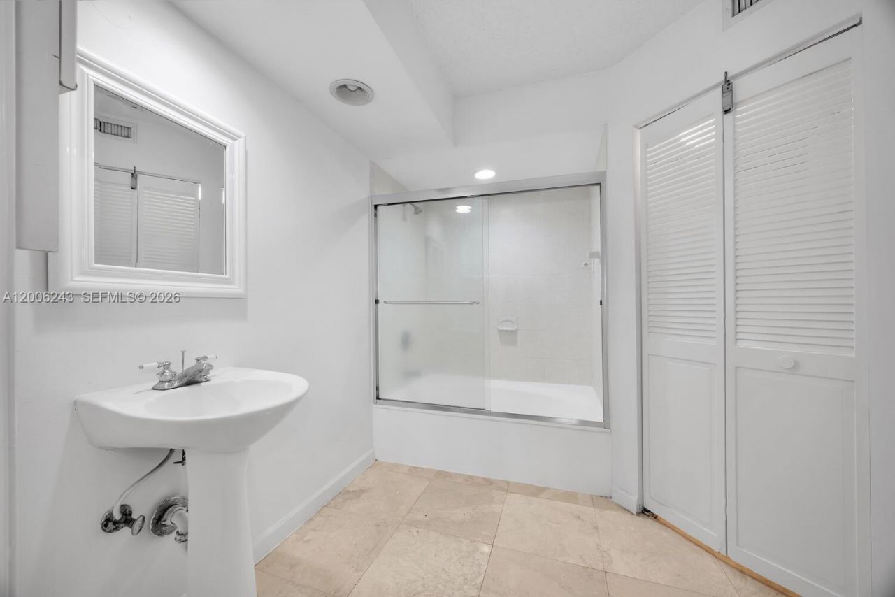 1280 S Alhambra Cir, Unit 2316, Coral Gables, FL 33146 Photo