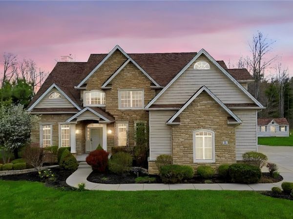 35 Worthington Lane , Lancaster, NY 14086