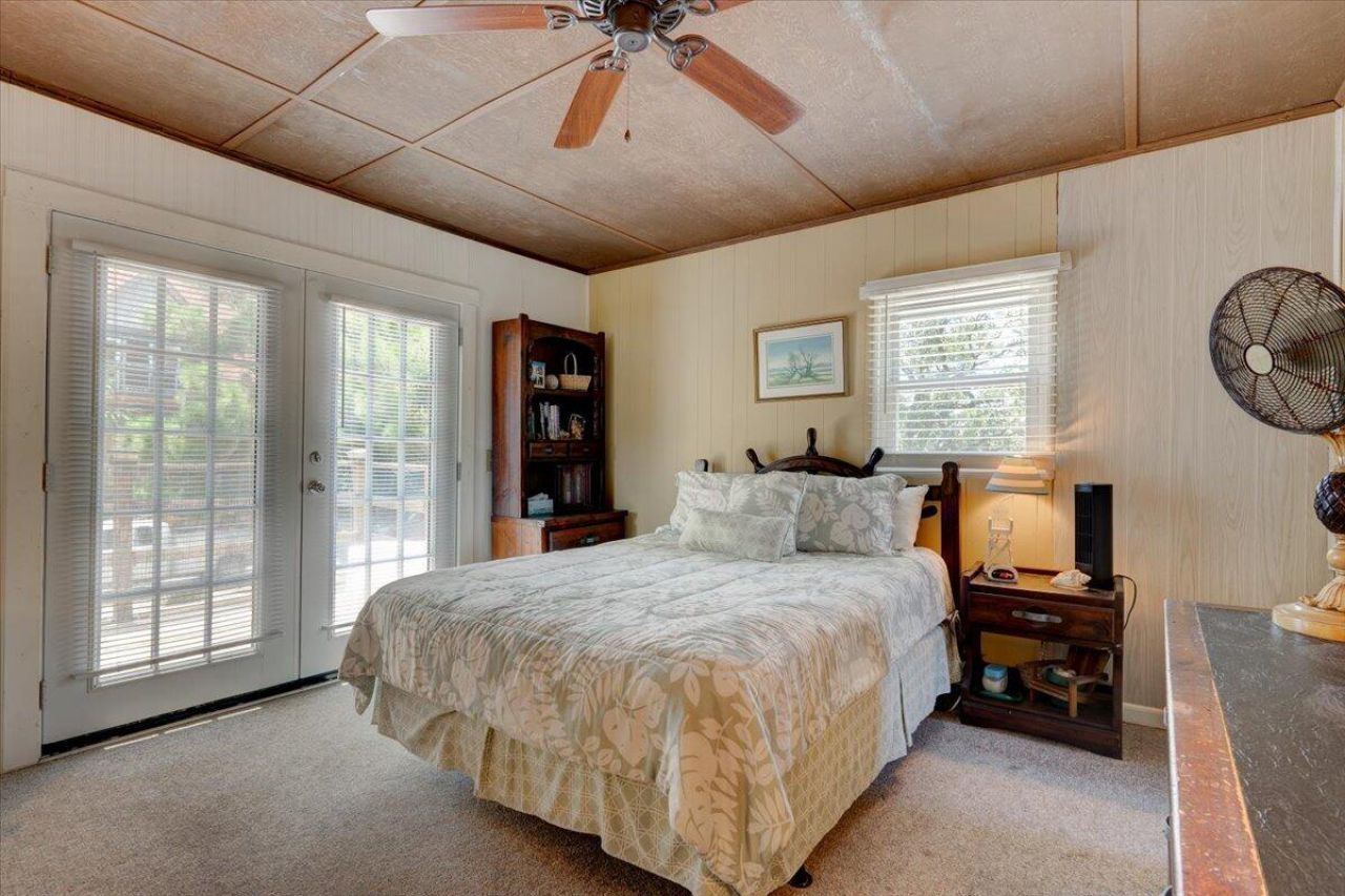 1302 E Ashley Avenue Photo 18