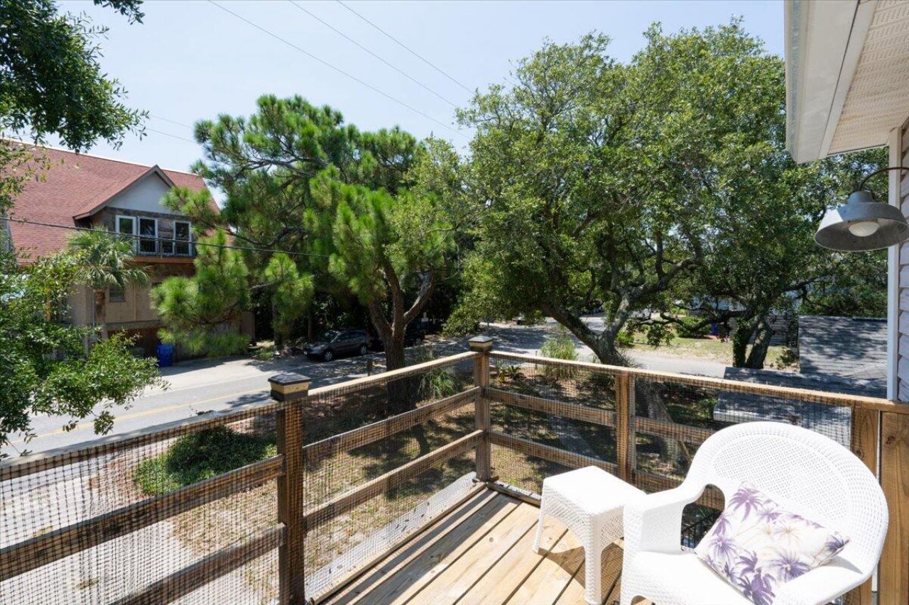 1302 E Ashley Avenue Photo 23