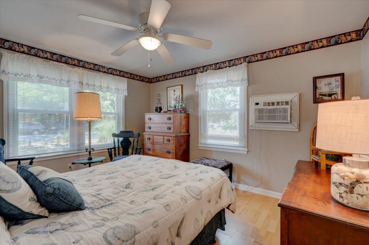 1302 E Ashley Avenue Photo 31