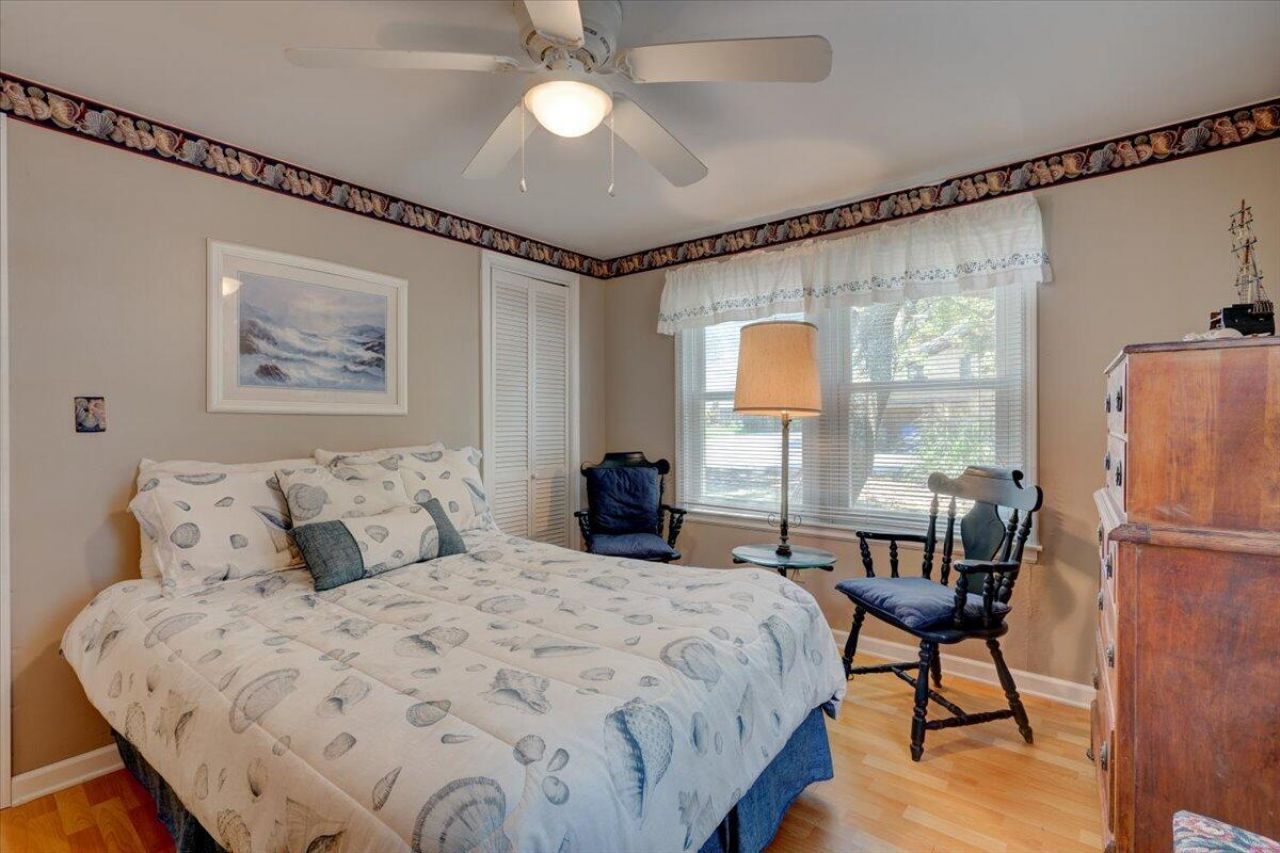 1302 E Ashley Avenue Photo 32