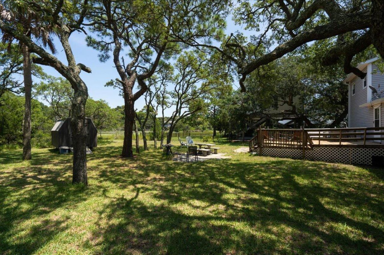 1302 E Ashley Avenue Photo 43