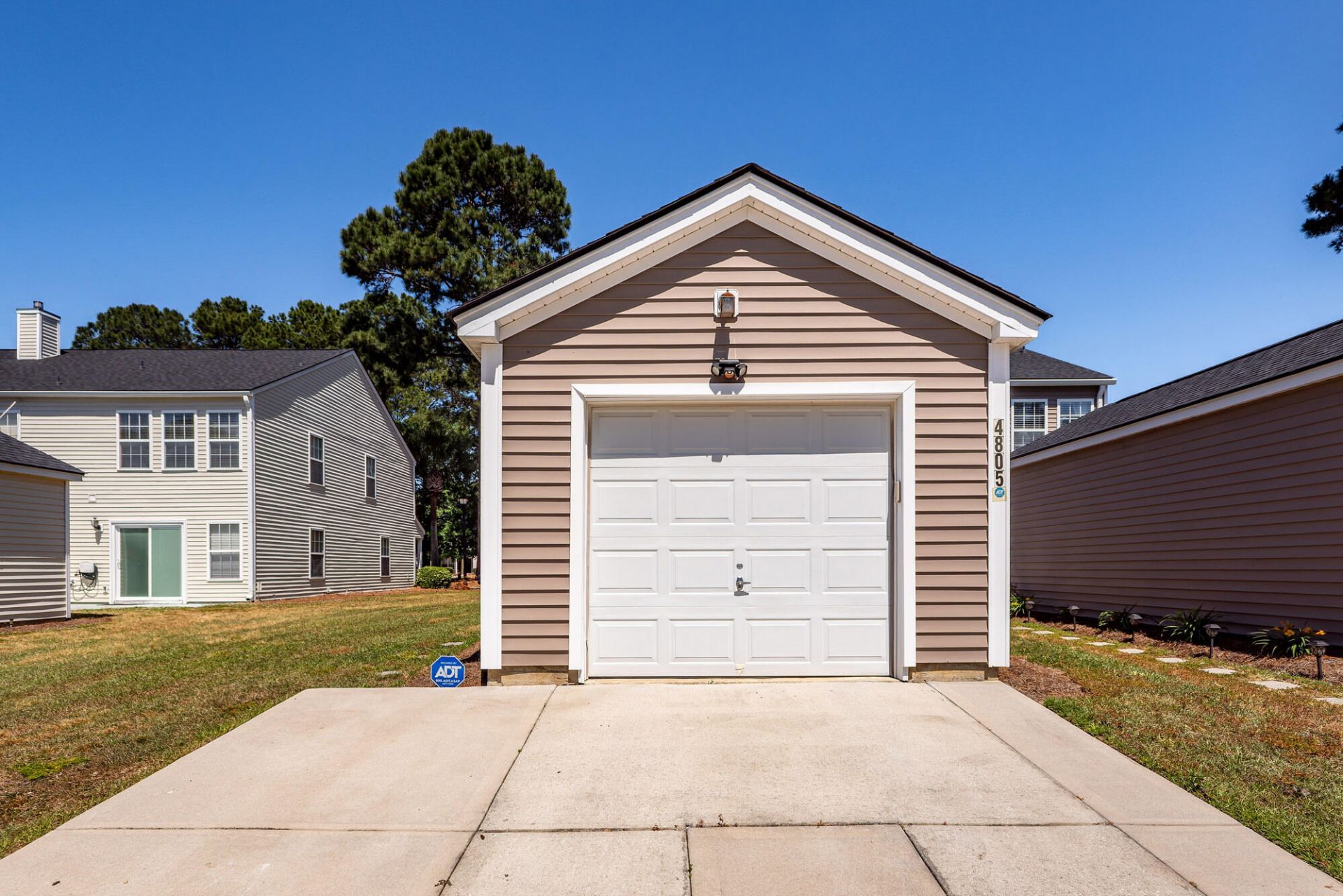 4805 Shady Tree Lane Photo 24
