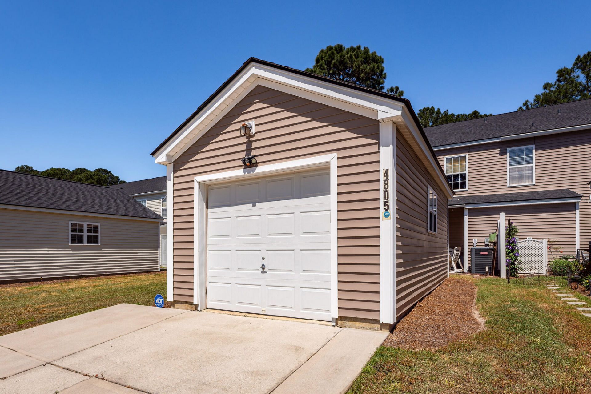 4805 Shady Tree Lane Photo 25