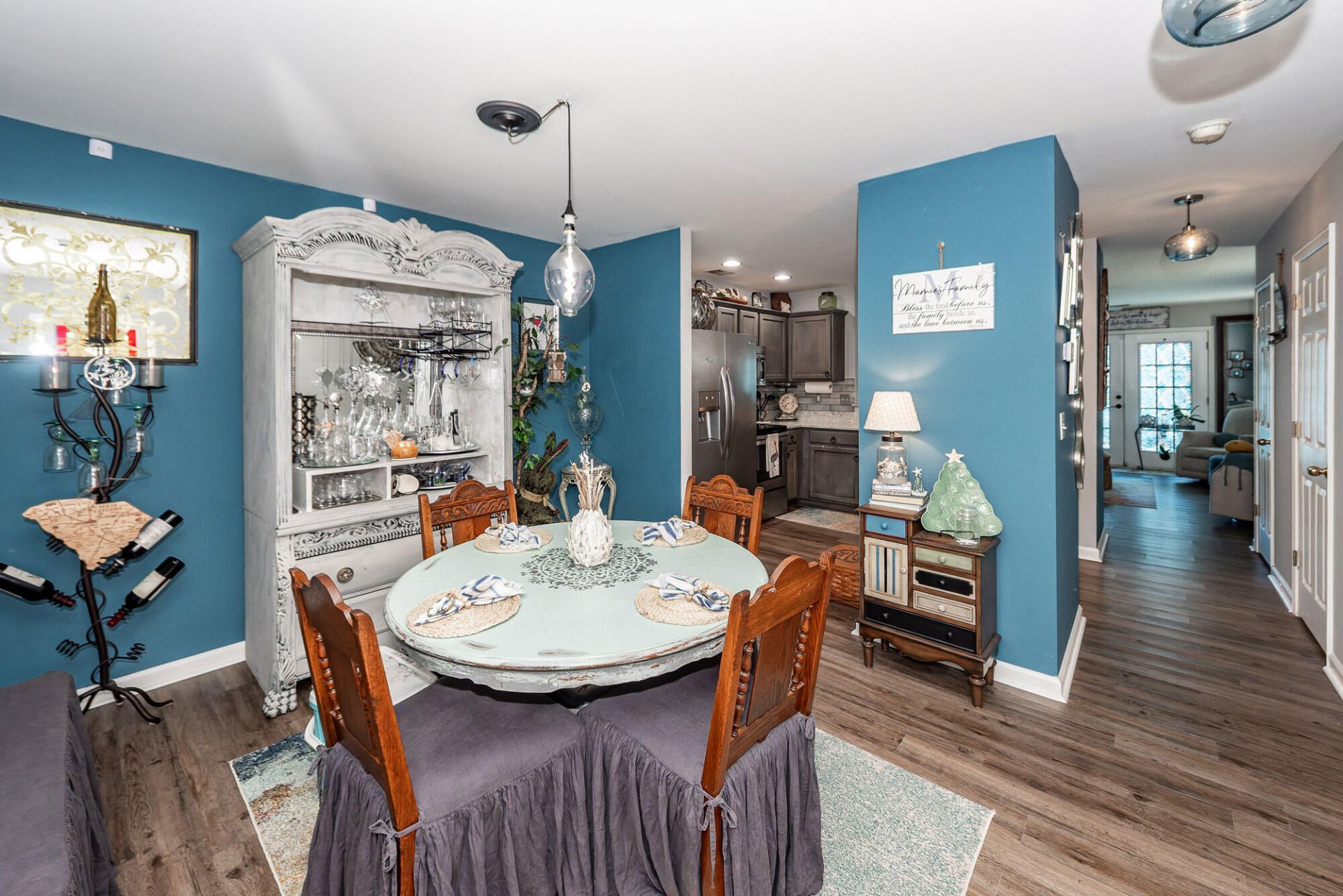 4805 Shady Tree Lane Photo 6