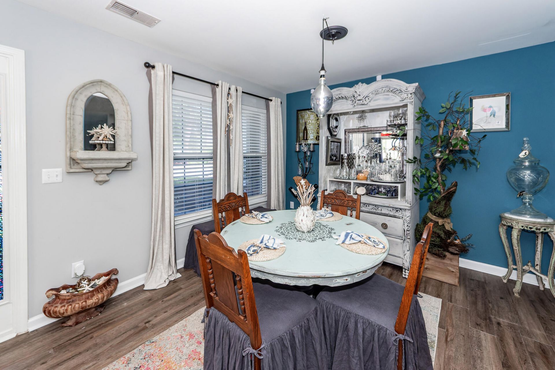 4805 Shady Tree Lane Photo 7