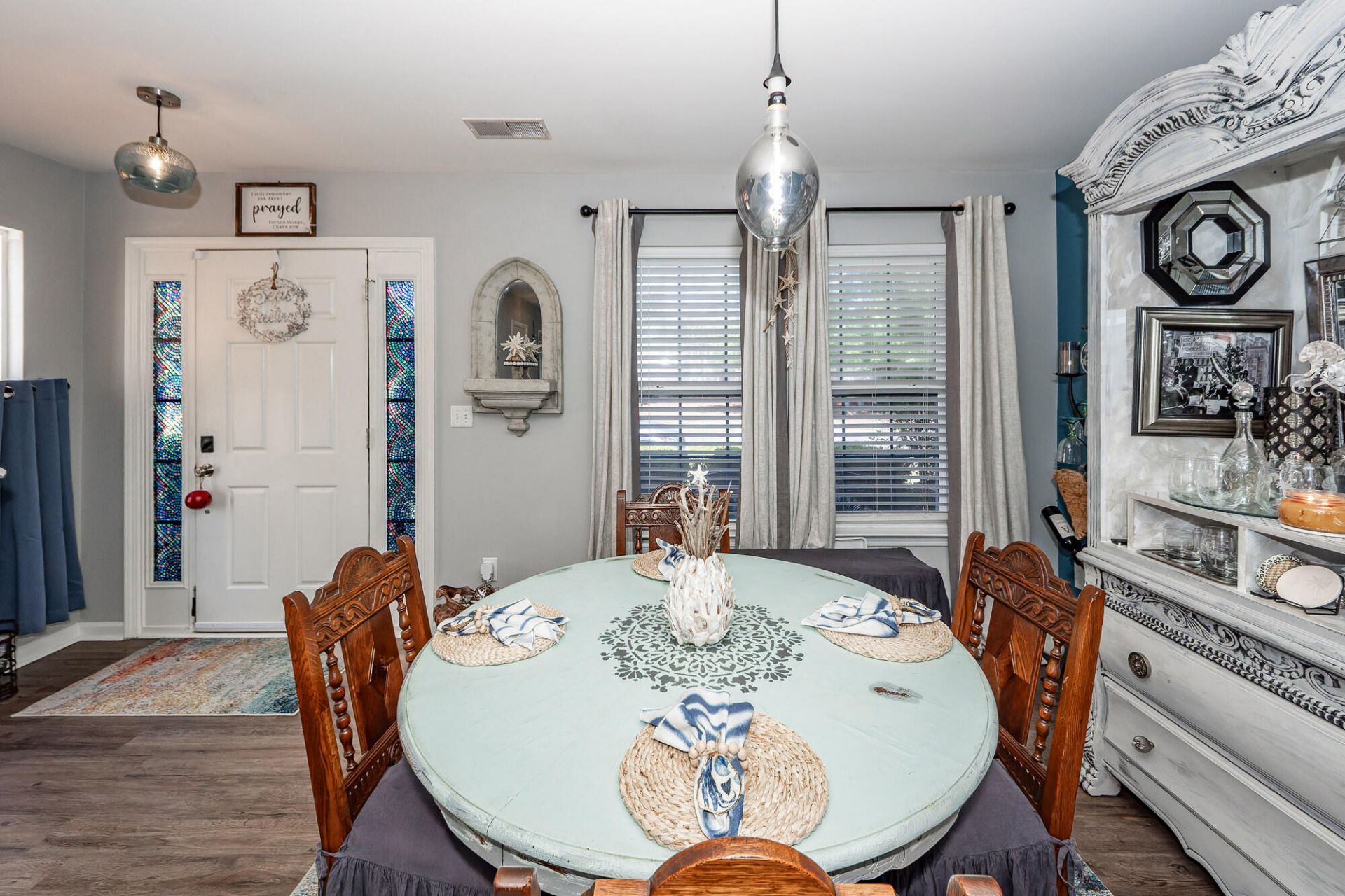 4805 Shady Tree Lane Photo 8