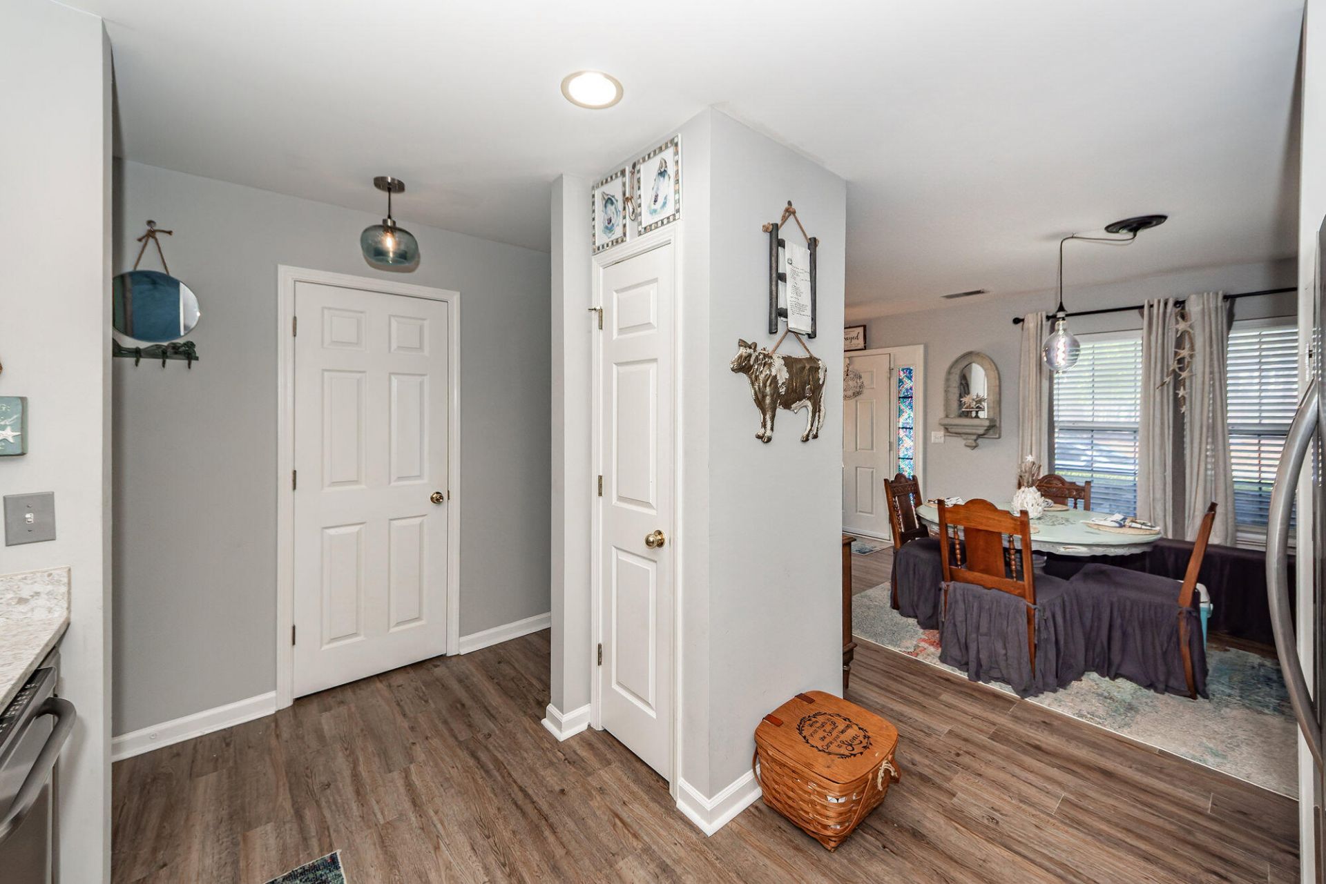 4805 Shady Tree Lane Photo 9