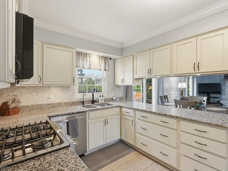 1936 Ashley Drive , Hudson, OH 44236 Photo 12