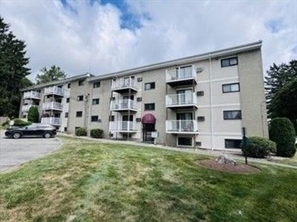 37 Hosmer St, Unit 4, Marlborough, MA 01752