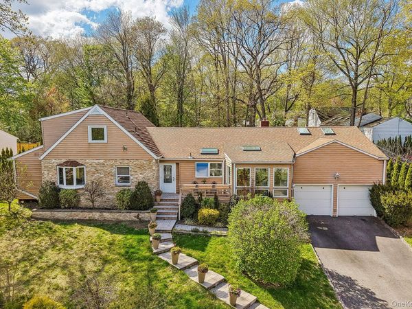 130 Wood Hollow Lane , New Rochelle, NY 10804