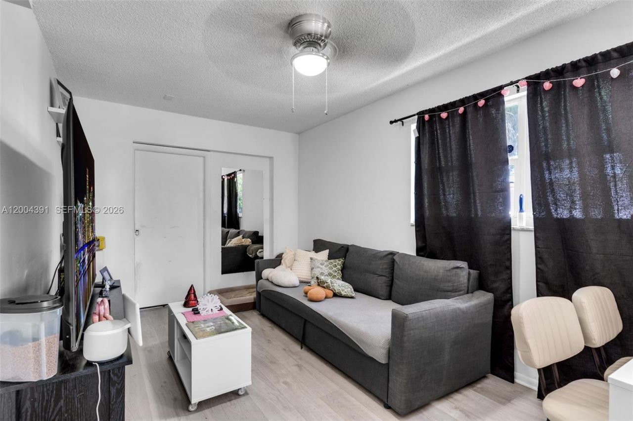 2321 NW 47th Ave, Lauderhill, FL 33313 Photo