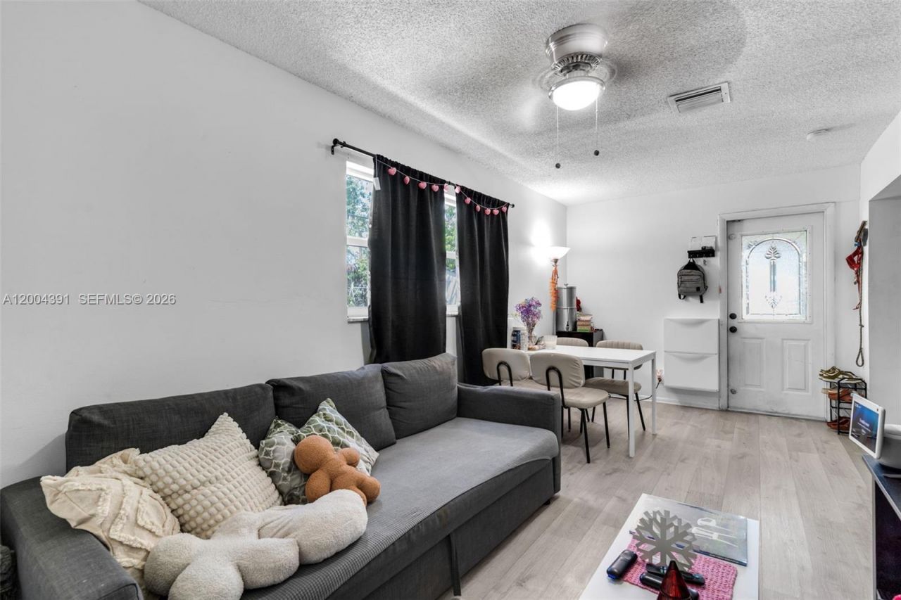 2321 NW 47th Ave, Lauderhill, FL 33313 Photo