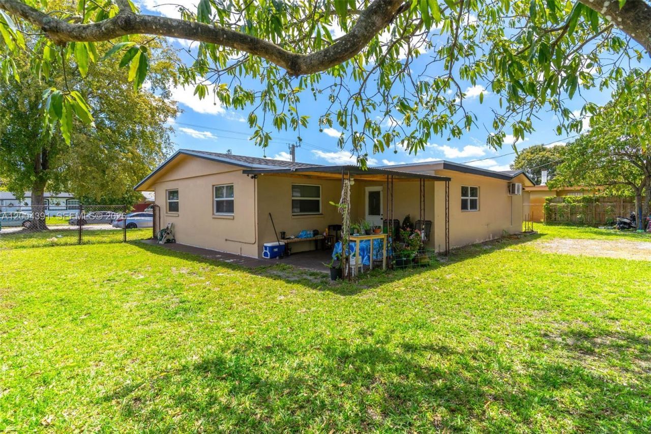 2321 NW 47th Ave, Lauderhill, FL 33313 Photo