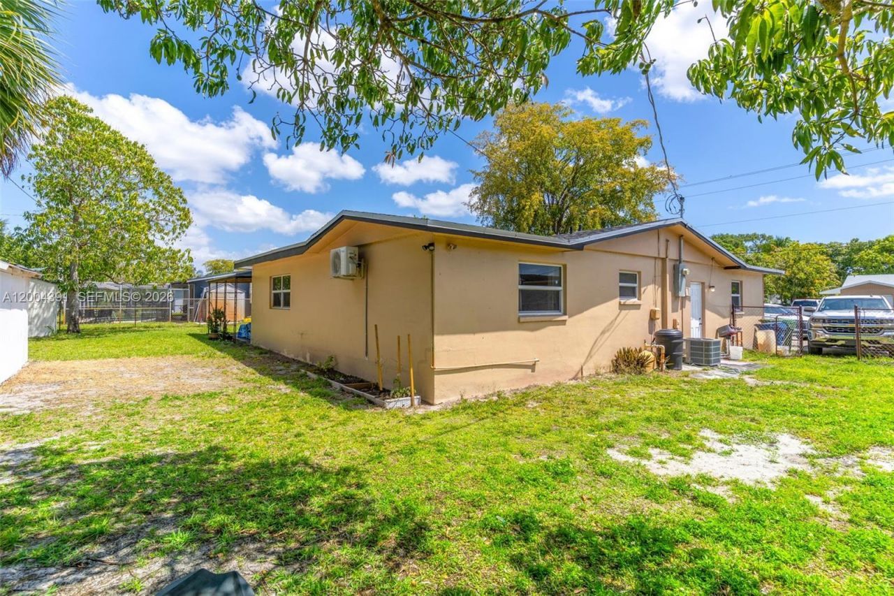 2321 NW 47th Ave, Lauderhill, FL 33313 Photo
