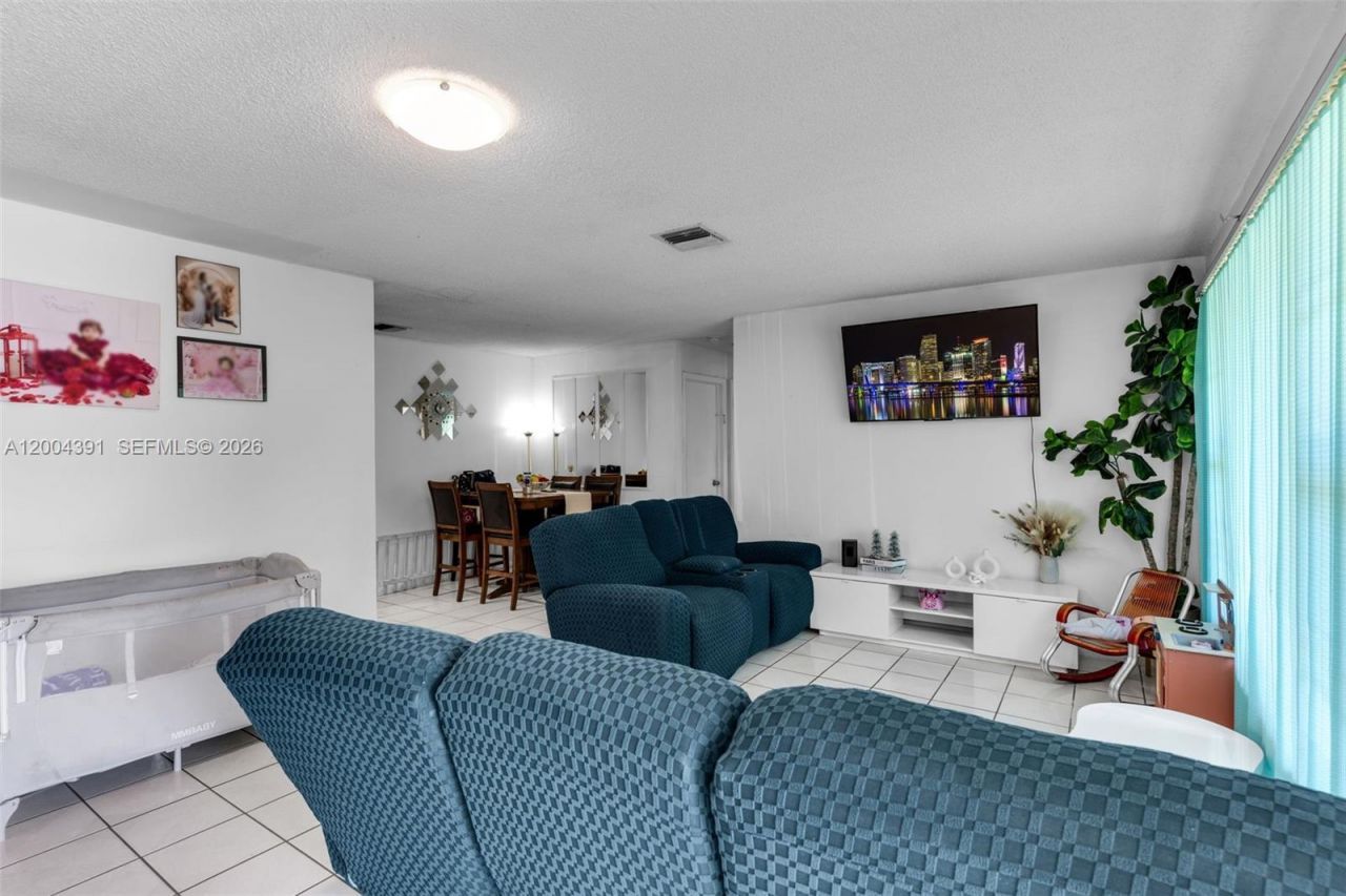 2321 NW 47th Ave, Lauderhill, FL 33313 Photo