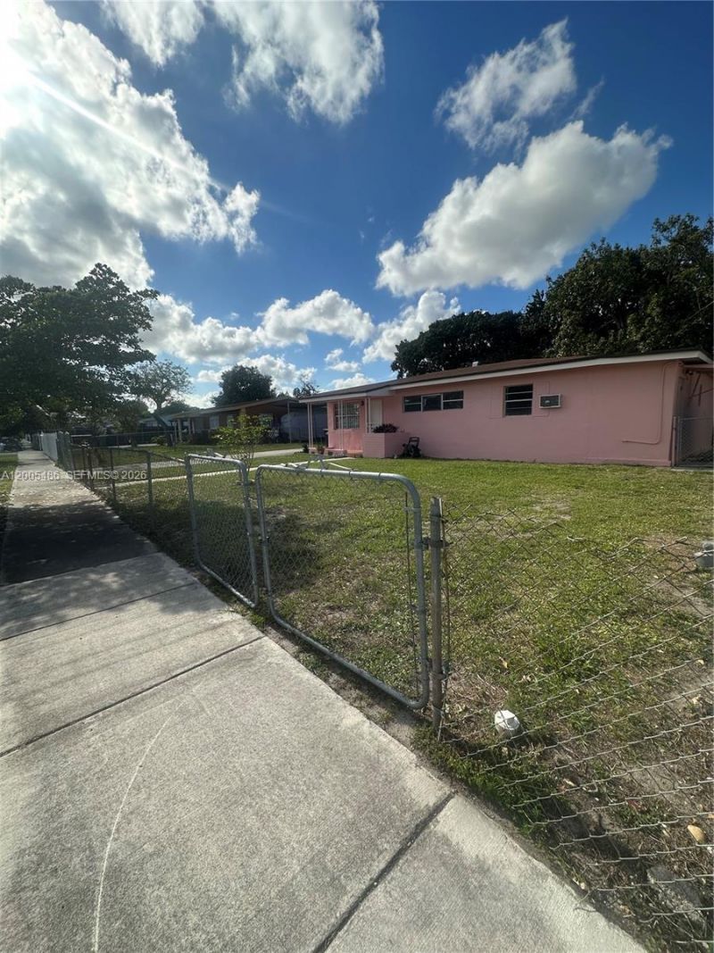 3501 NW 171st Ter , Miami Gardens, FL 33056 Photo