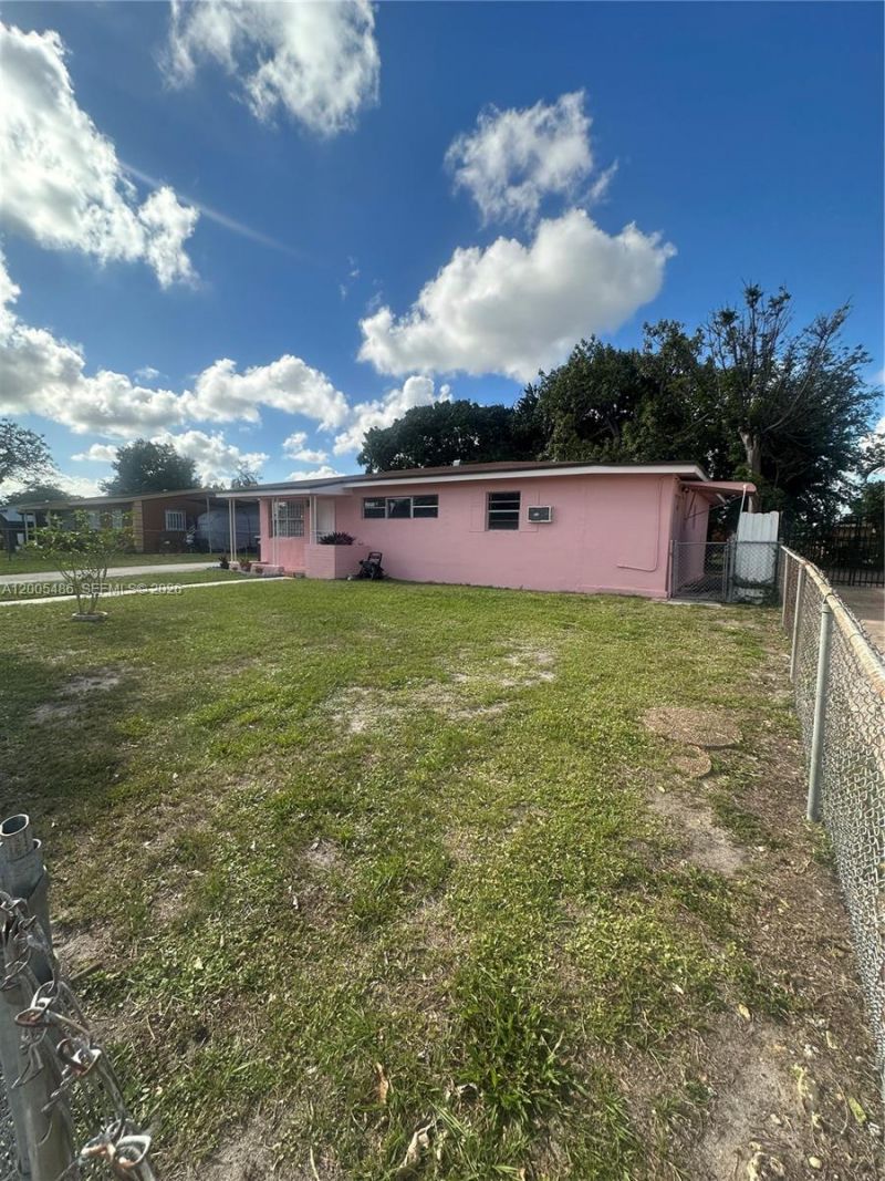 3501 NW 171st Ter , Miami Gardens, FL 33056 Photo