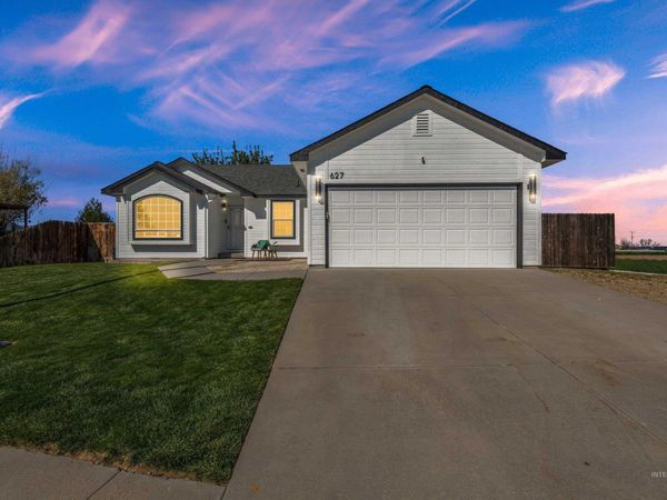 627 Colton St, New Plymouth, ID 83655